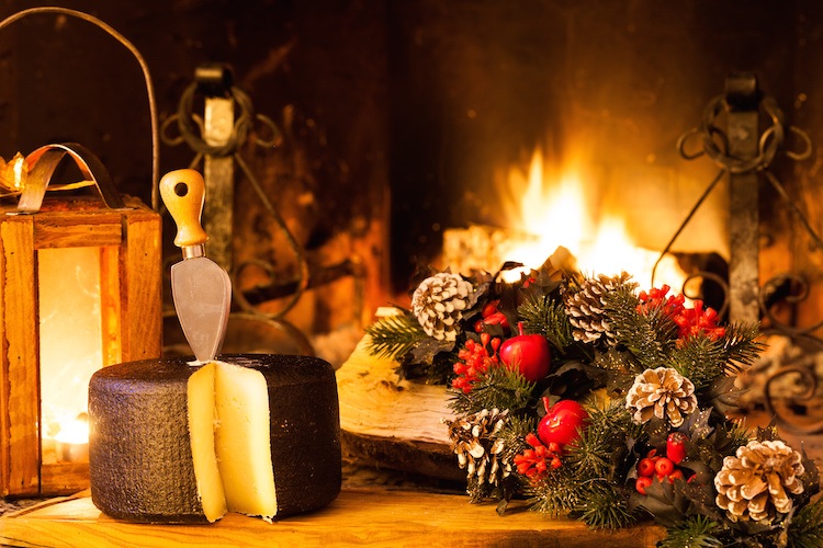 Christmas Fireplace | Duke House | City Centre Boutique Bed and Breakfast | Duke House, Cambridge, UK